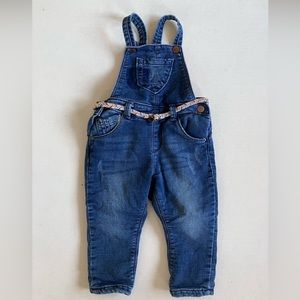 Zara baby girl 9-12 month, fully lined Jean overall! Warm, cozy and stylish!